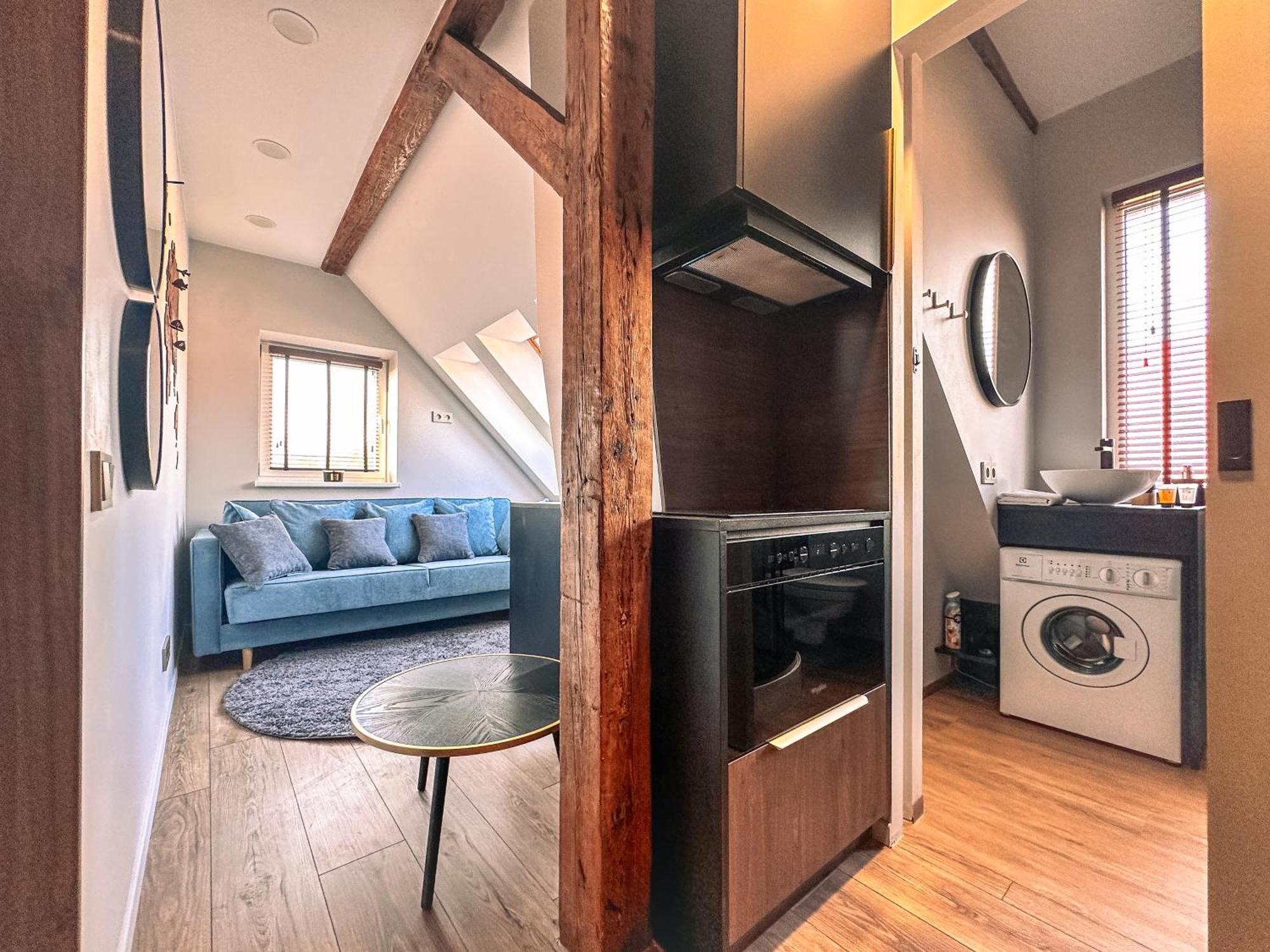 Apartment Tiny Gem Next To The Park
